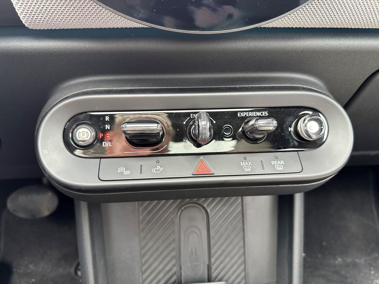 MINI Cooper C 5T Favoured Trim - Samsaru's Car Outlet