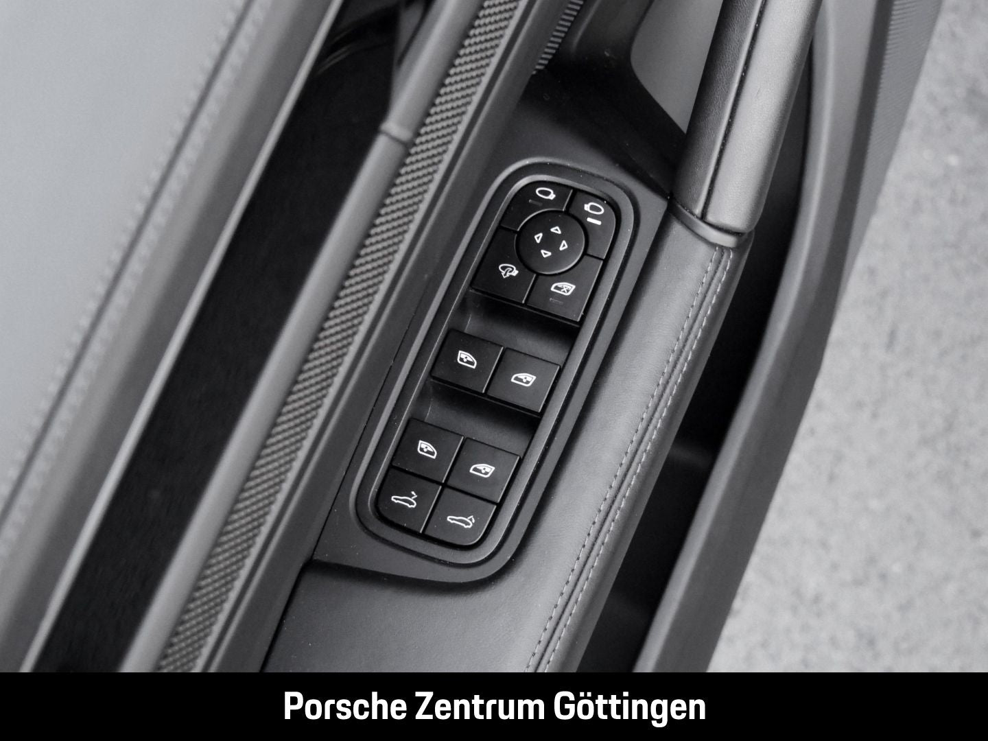 Porsche Cayenne GTS Coupe BOSE InnoDrive Surround-View