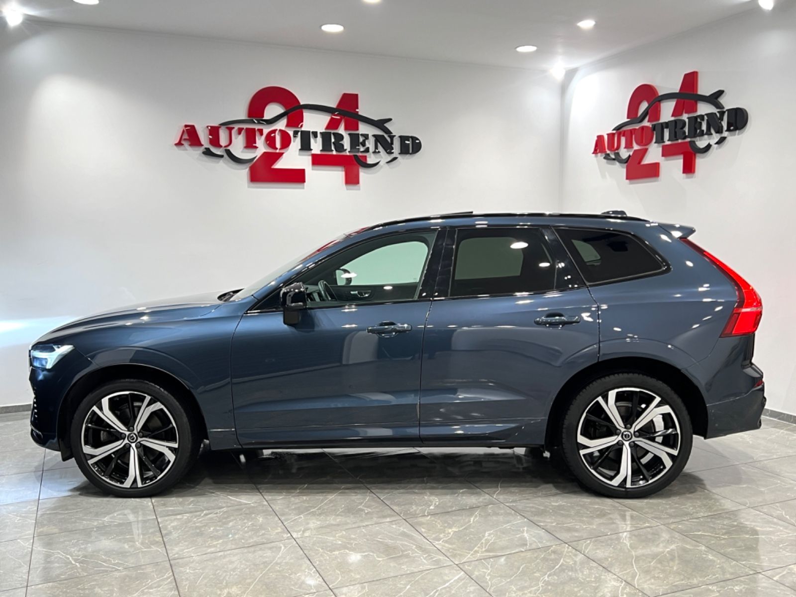 Volvo XC60 R Design AWD - Samsaru's Car Outlet
