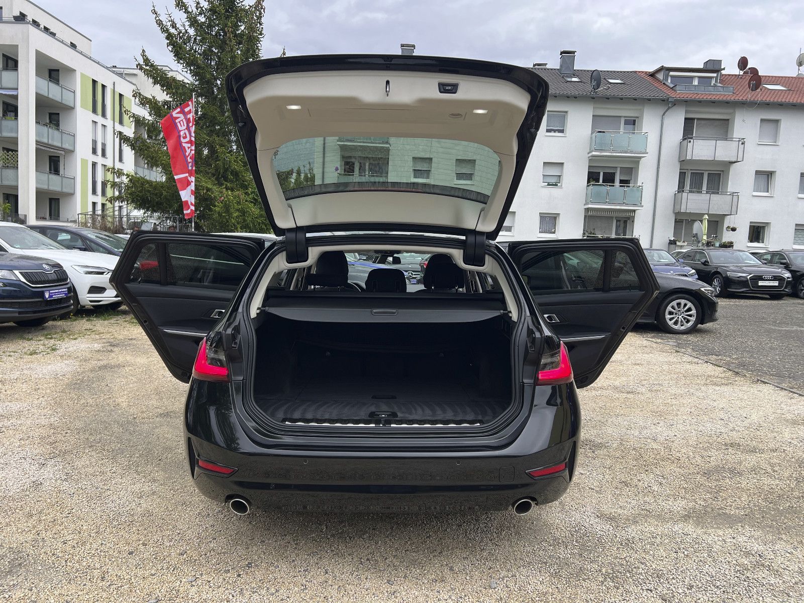 BMW 320d Advantage Aut. - Samsaru's Car Outlet