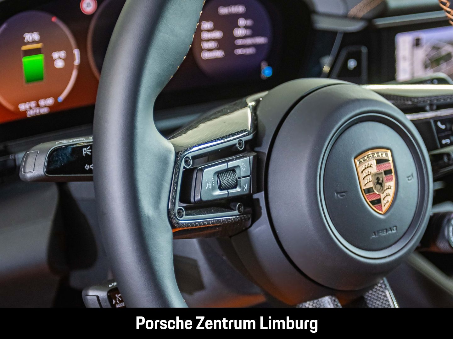 Porsche Macan 4S BOSE Luftfederung Panoramadach LED