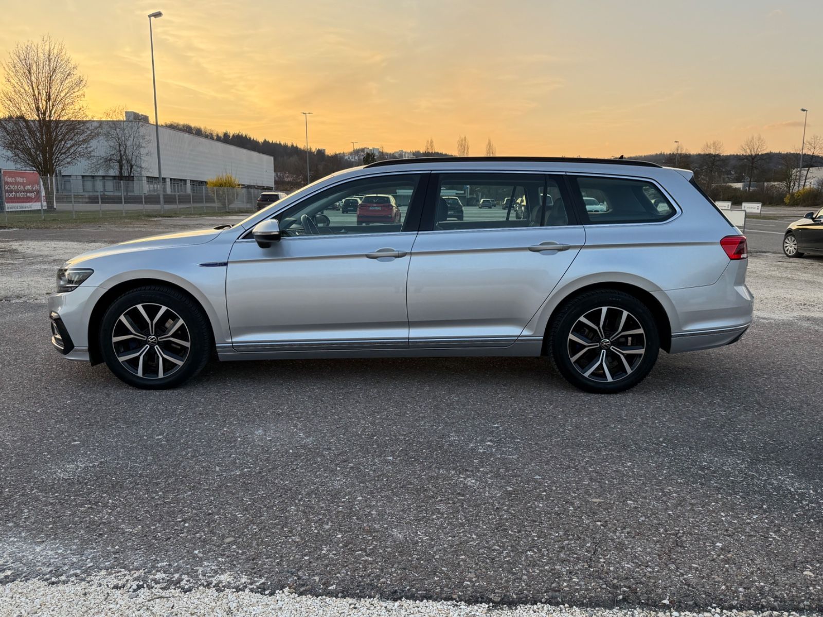 Volkswagen Passat Variant GTE Business - Samsaru's Car Outlet