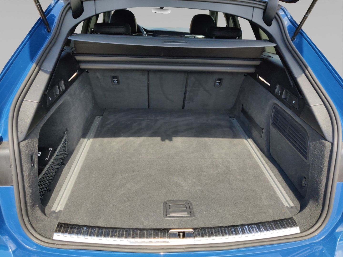 Audi A6 Avant 50 TDI quattro S line - Samsaru's Car Outlet