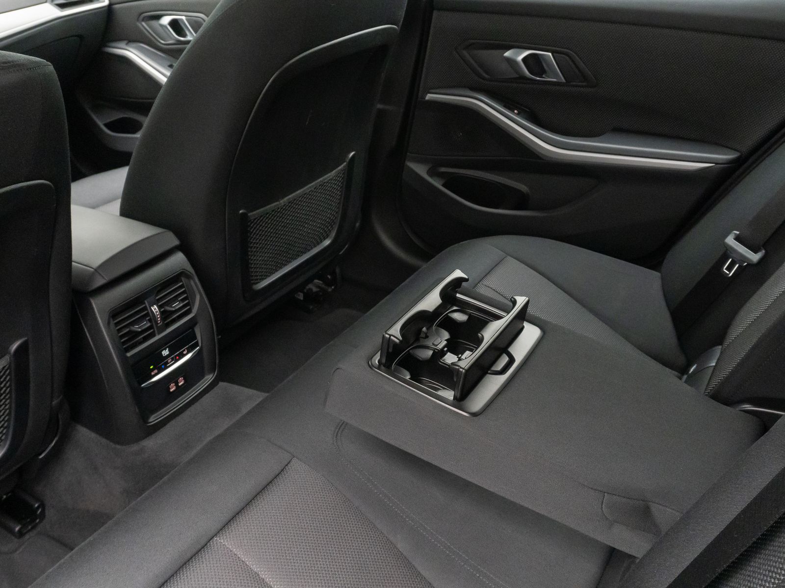 BMW 320d Advantage - Samsaru's Car Outlet