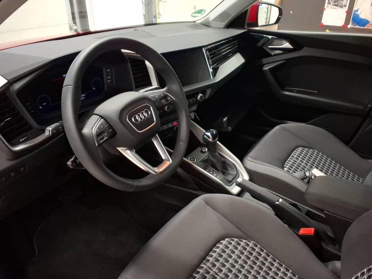 Audi A1 Sportback 35 TFSI S line - Samsaru's Car Outlet
