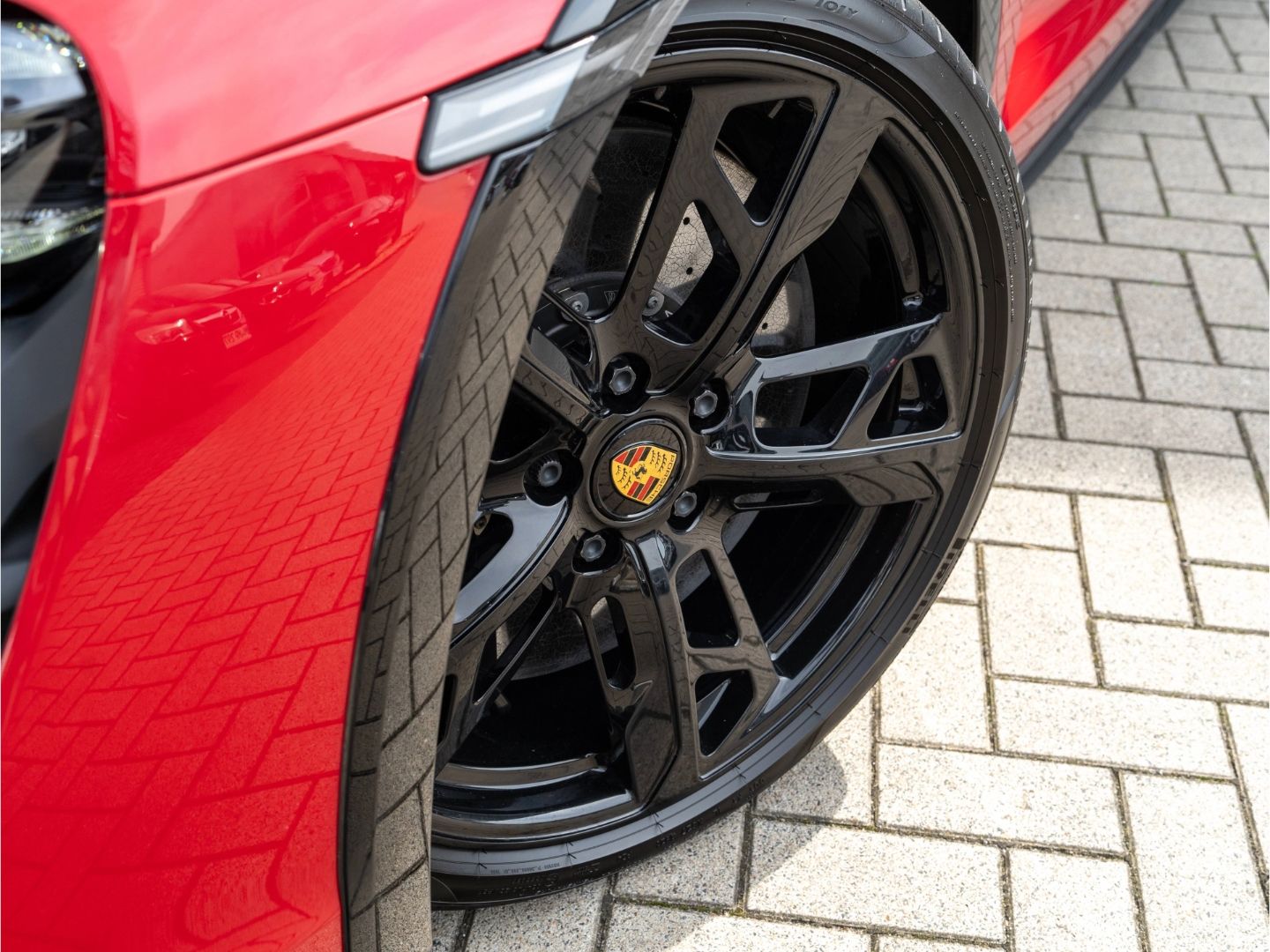 Porsche Taycan Turbo S Cross Turismo Burmester LED-PDLS