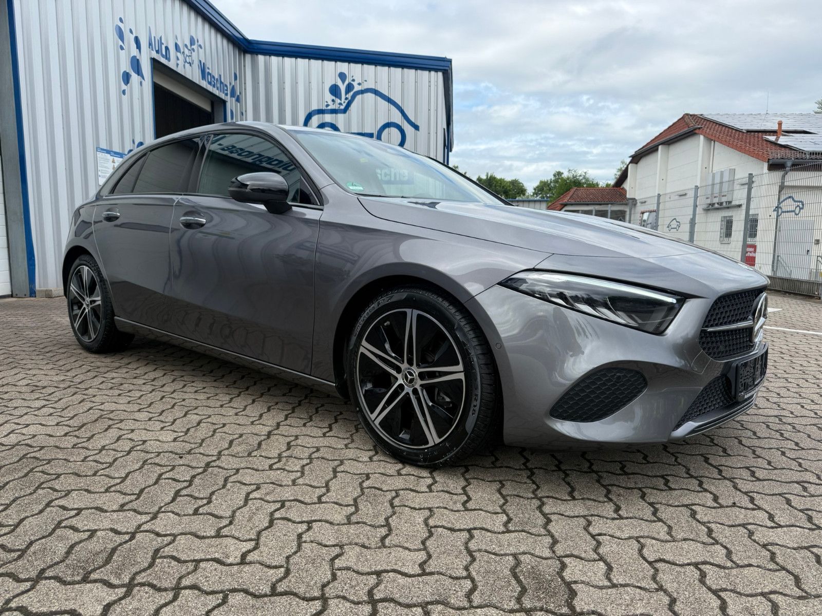 Mercedes-Benz A200 - Samsaru's Car Outlet