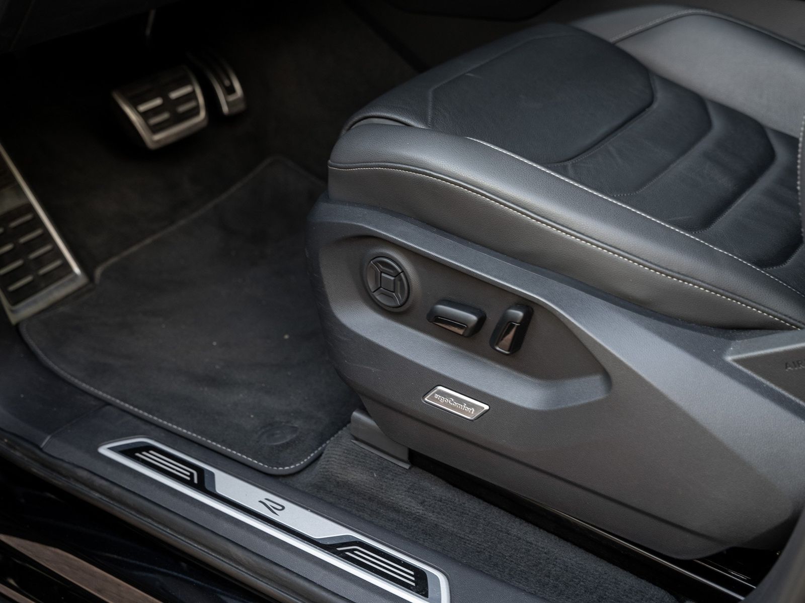 Volkswagen Touareg TDI R-Line Pano IQLight AHK Kam. Leder