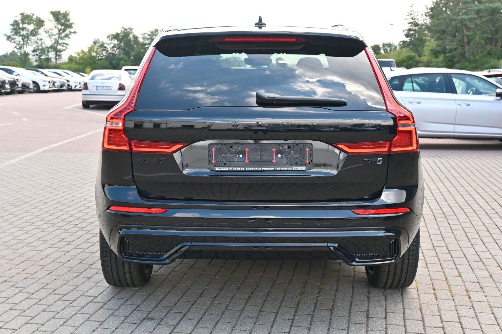 Volvo XC60 B5 B AWD Ultra Black Edition*LUFT*360°*ACC