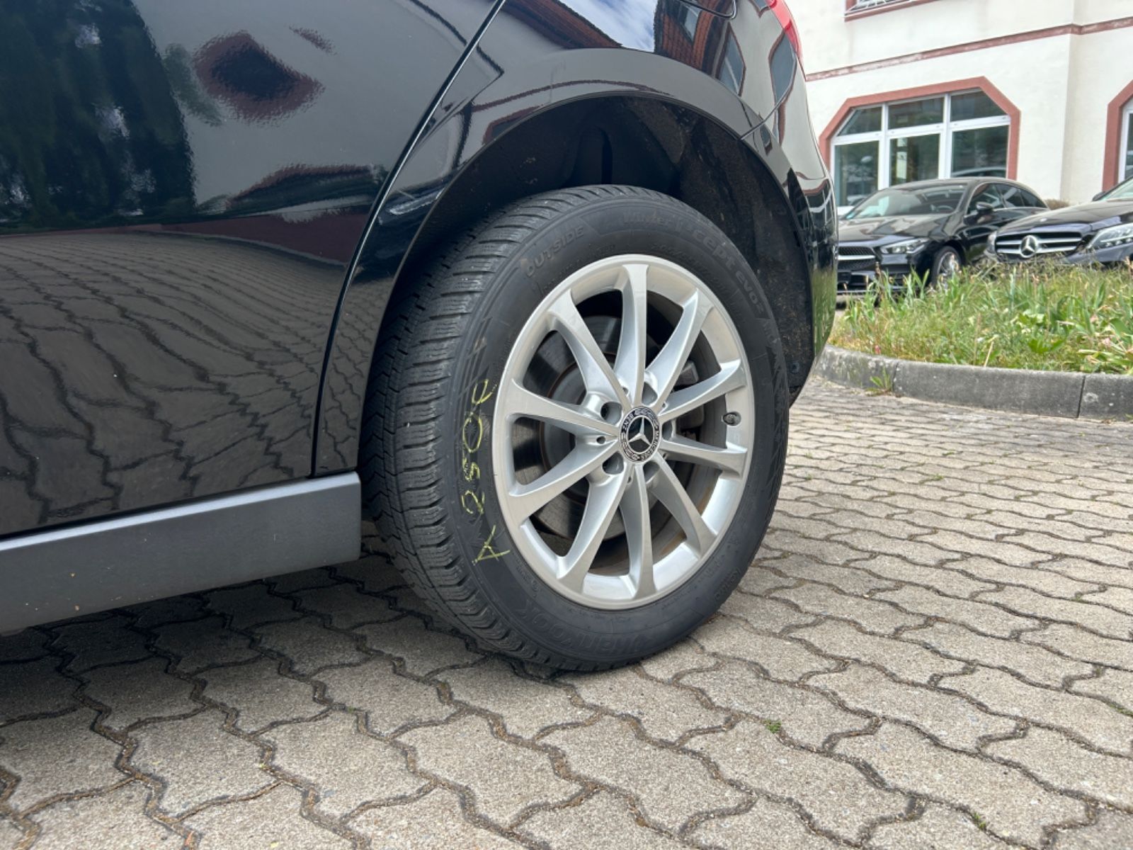 Mercedes-Benz A250e Business - Samsaru's Car Outlet