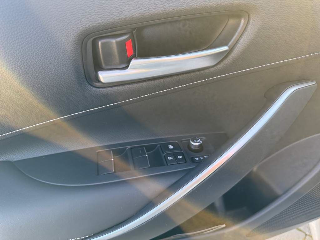 Toyota Corolla Touring Sports 2,0 Hybrid Teamplayer Nav