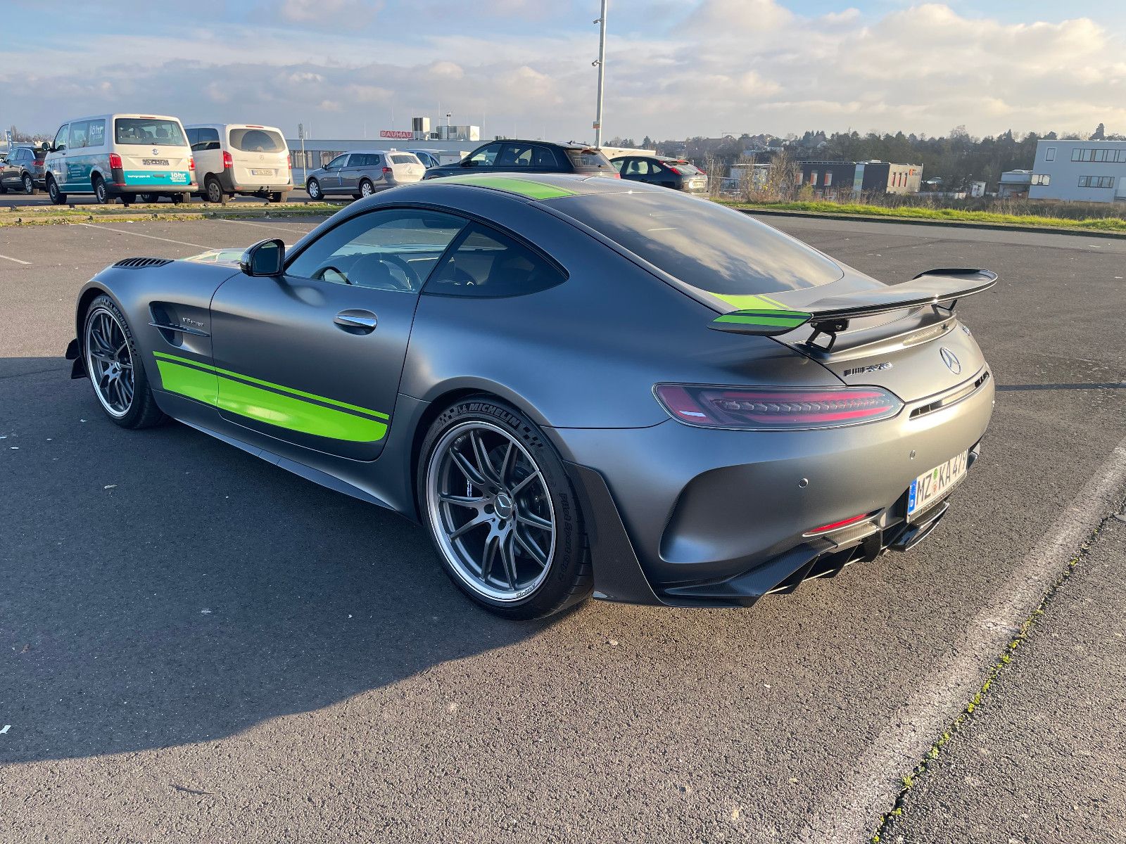 Mercedes-Benz AMG GT R Pro - Samsaru's Car Outlet