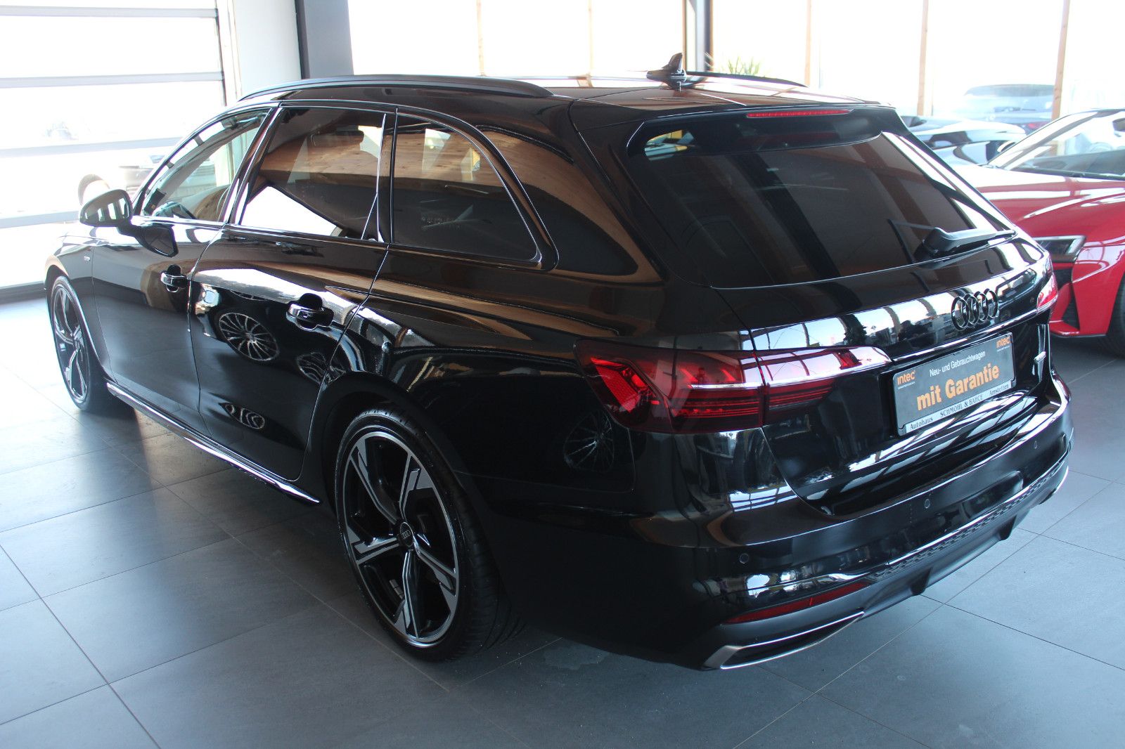 Audi A4 Avant 40 TDI quattro S line - Samsaru's Car Outlet