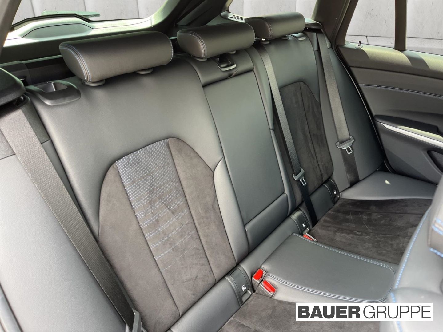 BMW 320 d xDrive M Sport Touring - Samsaru's Car Outlet