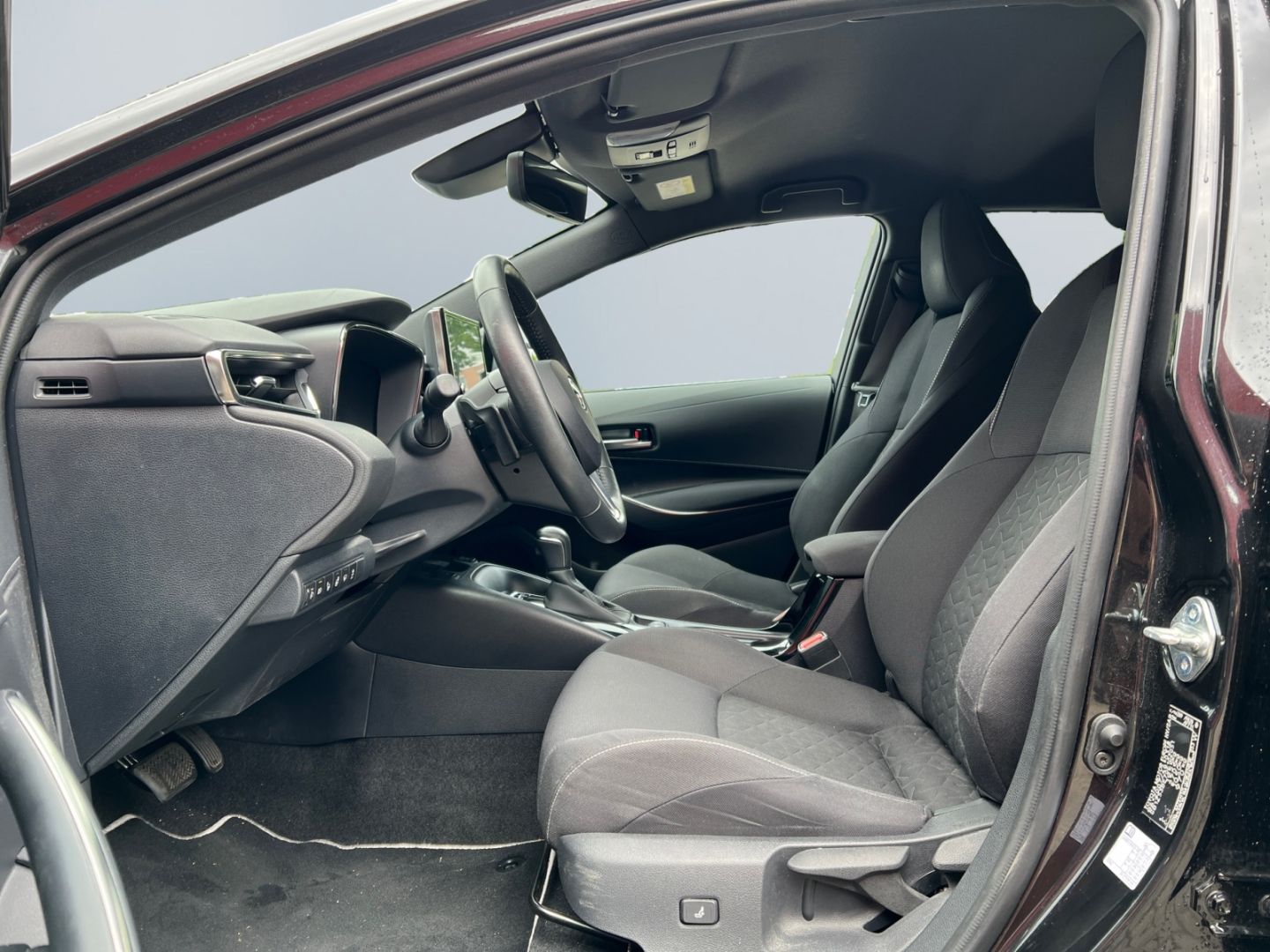 Toyota Corolla 2.0 Hybrid TS - Samsaru's Car Outlet
