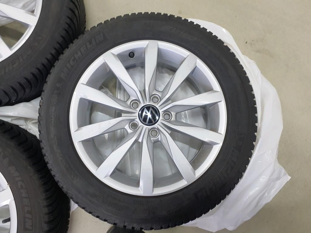 Volkswagen T-Roc R 4Motion 2.0 TSI - Samsaru's Car Outlet