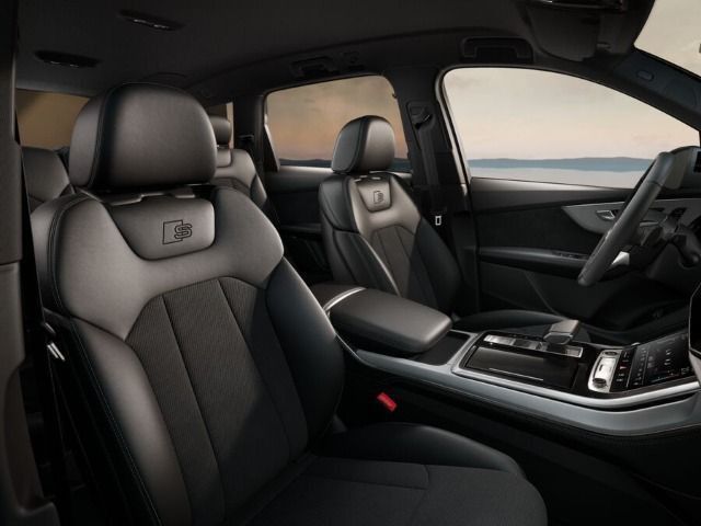 Audi Q7 SUV S line business TFSI e qu. AHK*WR*5Sitze*