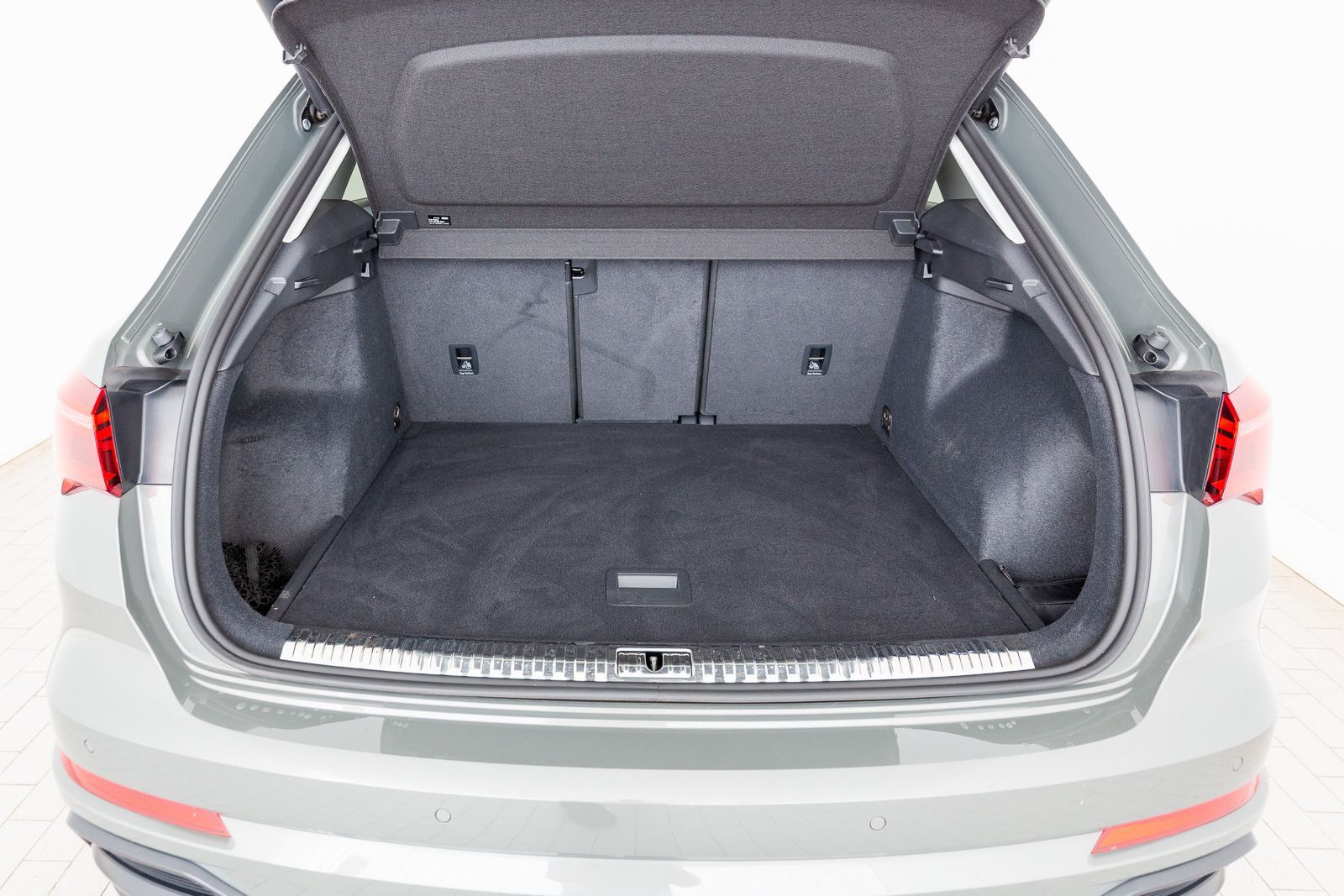 Audi Q3 S line 35 TDI quattro S tronic - Samsaru's Car Outlet