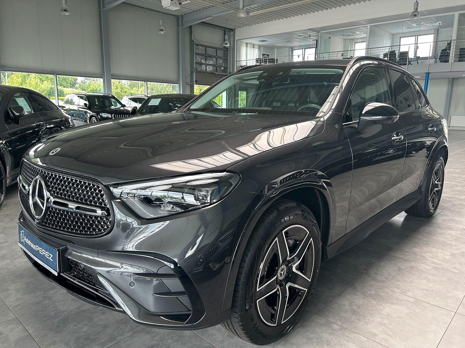 Mercedes-Benz GLC 300 e 4M AMG - Samsaru's Car Outlet