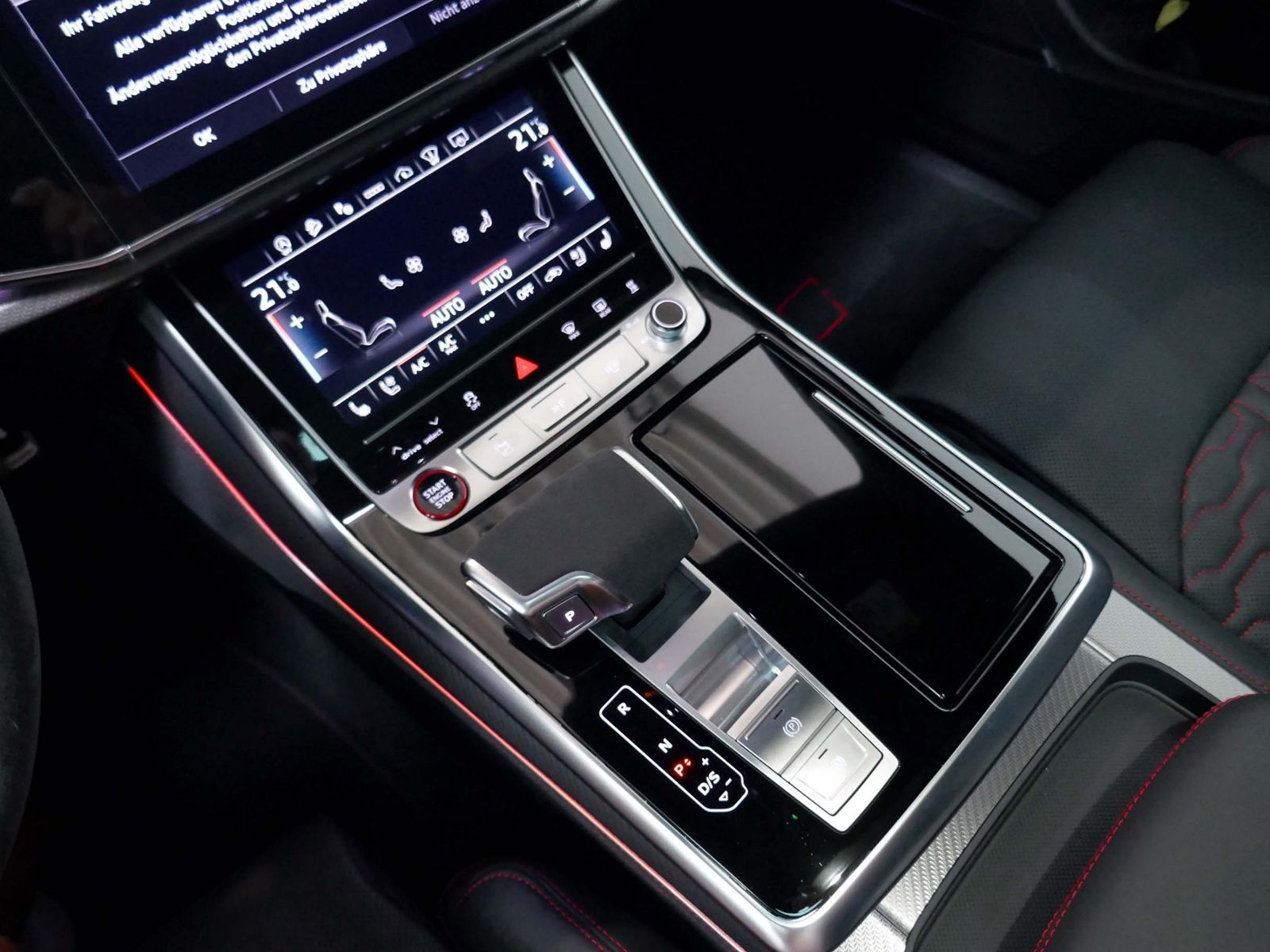 Audi RS Q8 quattro 4.0 V8 441 kW | LED RFK AHK Navi