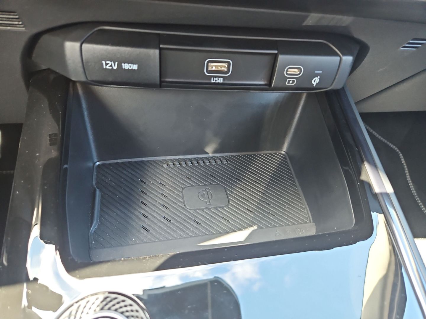 Kia Niro NIRO 1.6 DCT6 Plug-in Hybrid Spirit+ - Samsaru's Car Outlet