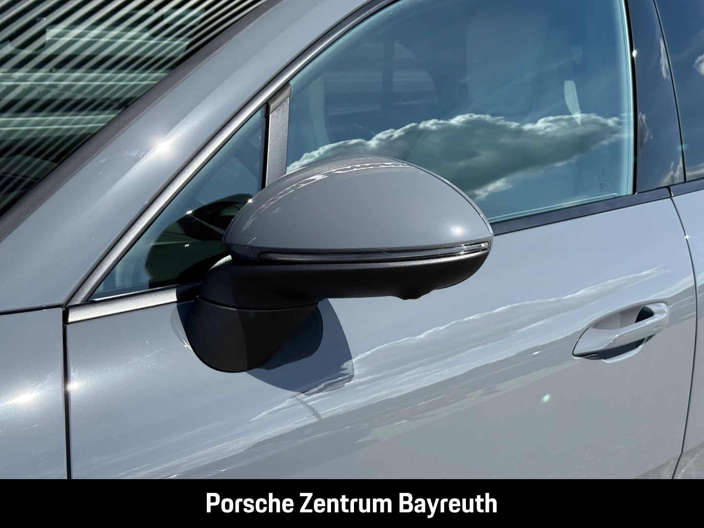 Porsche Macan 4 *AHV*MATRIX*INNO*HEADUP*BOSE*LUFTFEDER*