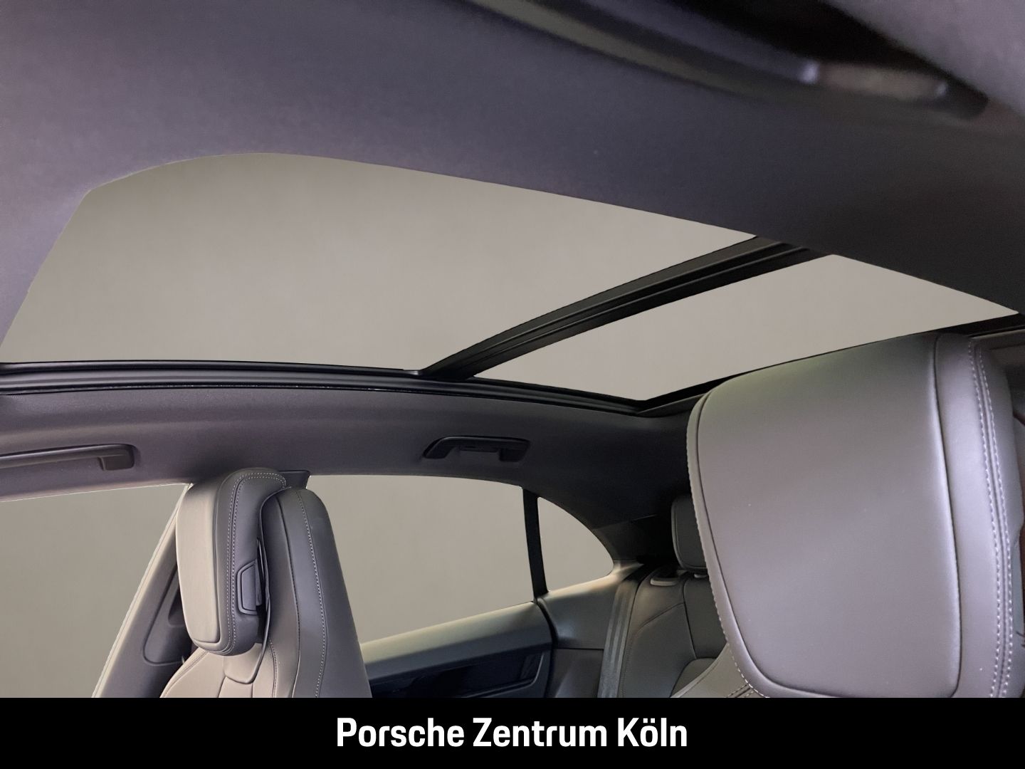 Porsche Macan 4 Luftfederung Panoramadach Surround-View