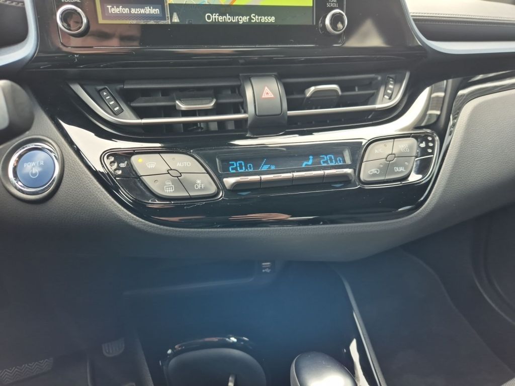 Toyota C-HR 2.0 Hybrid - Samsaru's Car Outlet