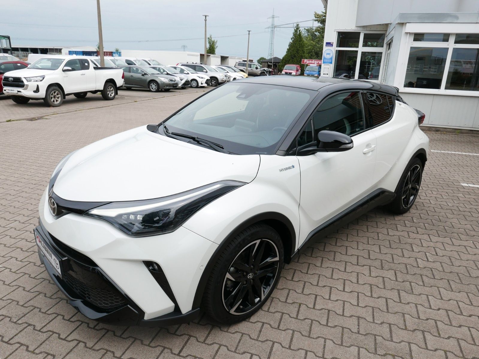 Toyota C-HR Hybrid GR SPORT - Samsaru's Car Outlet