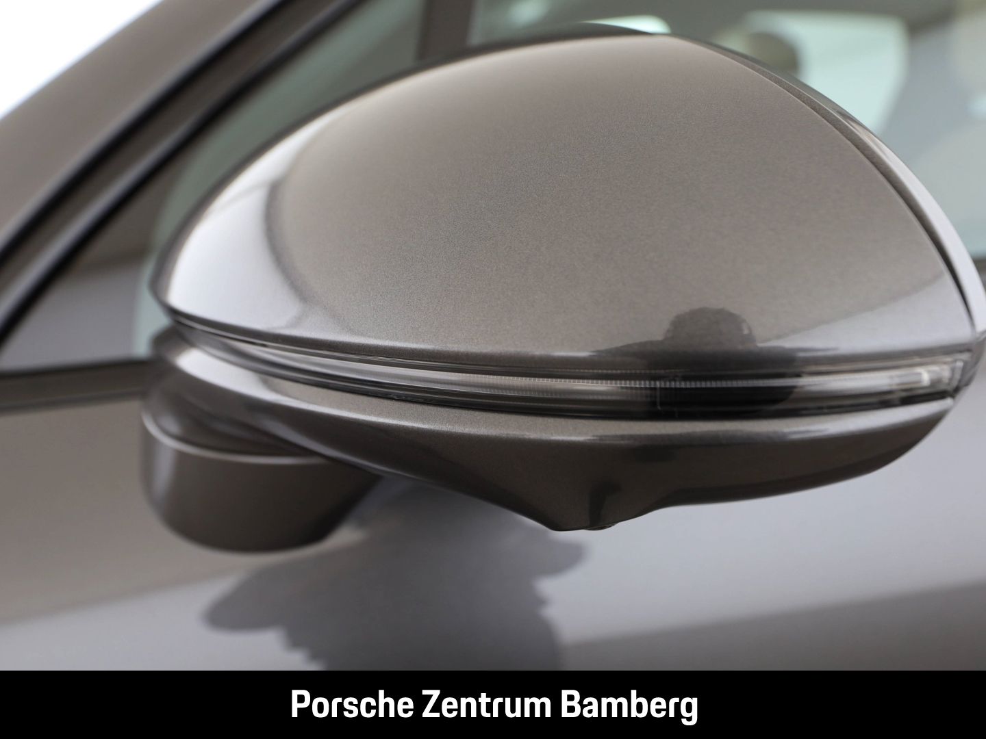 Porsche Cayenne Turbo/ Head-Up/ InnoDrive/ Massage/ Spor