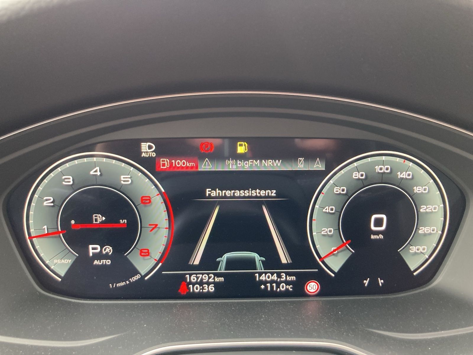 Audi A4 Avant 40 TFSI Q 2x S LINE AHK MATRXI-LED LM19