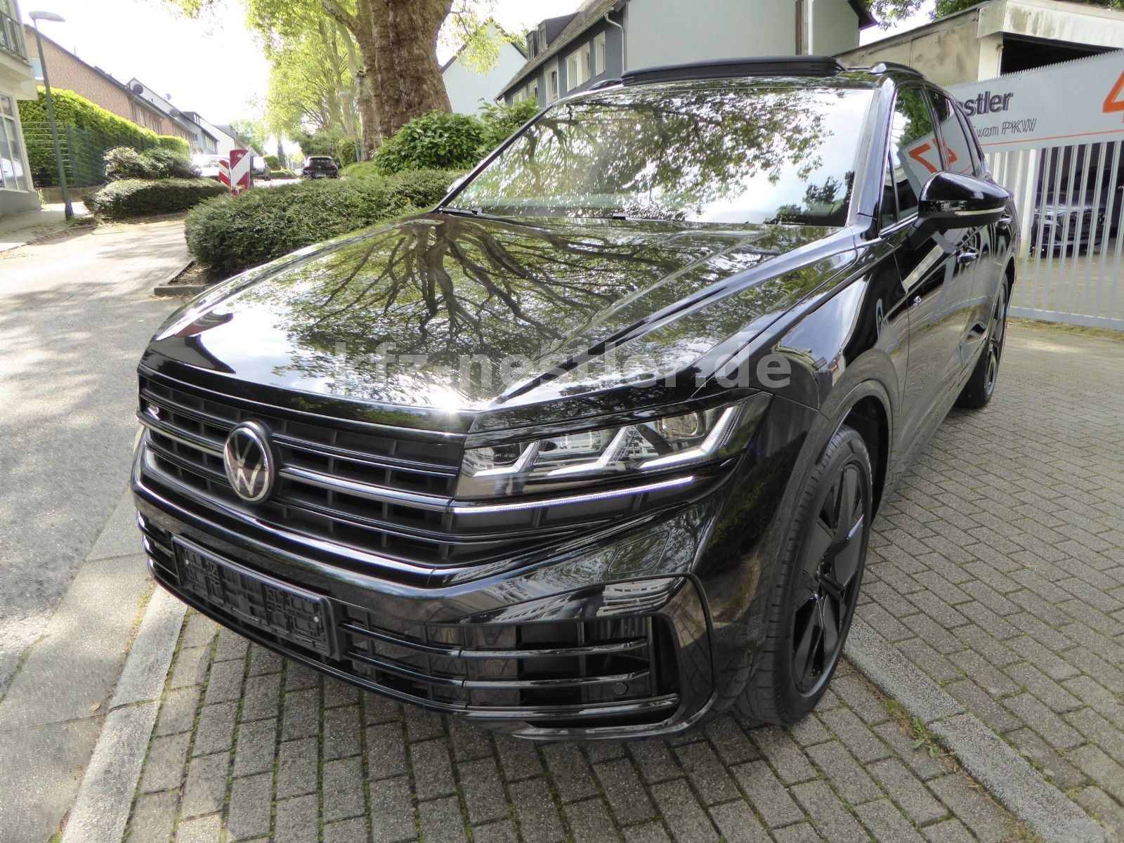 Volkswagen Touareg R eHybrid Pano/21"/AHK/HUD/Dynaudio/ACC