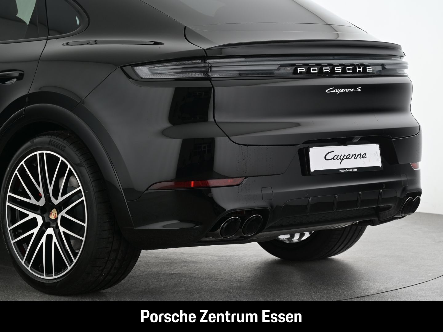 Porsche Cayenne S Coupe / Luftfederung Sportabgasanlage