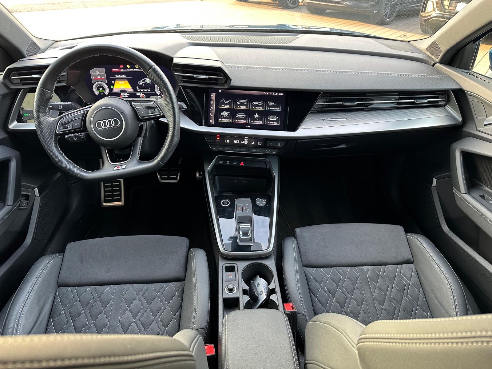 Audi A3 Sportback 40 TFSI e S line - Samsaru's Car Outlet