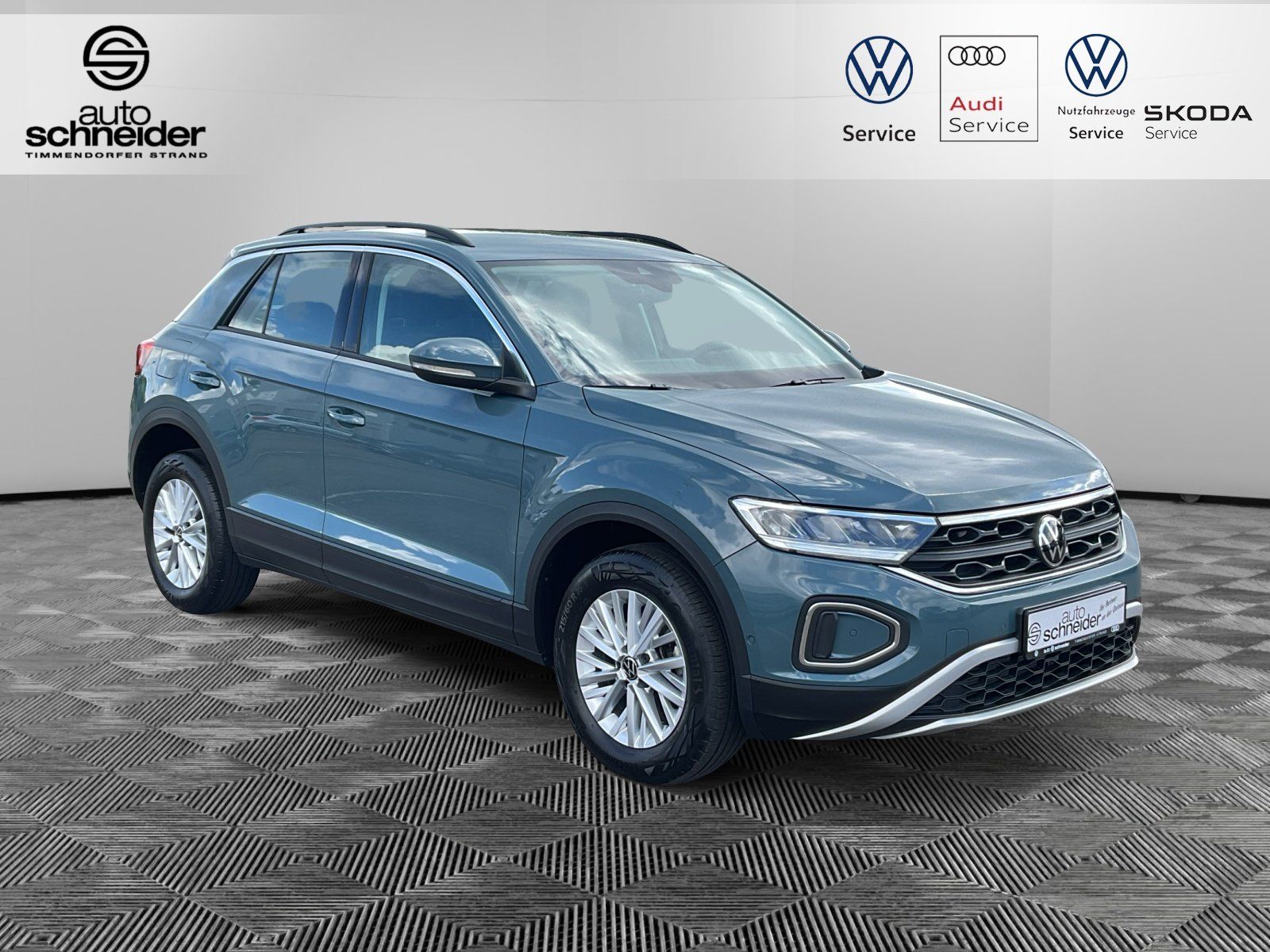Volkswagen T-Roc 1.0 TSI Life - Samsaru's Car Outlet