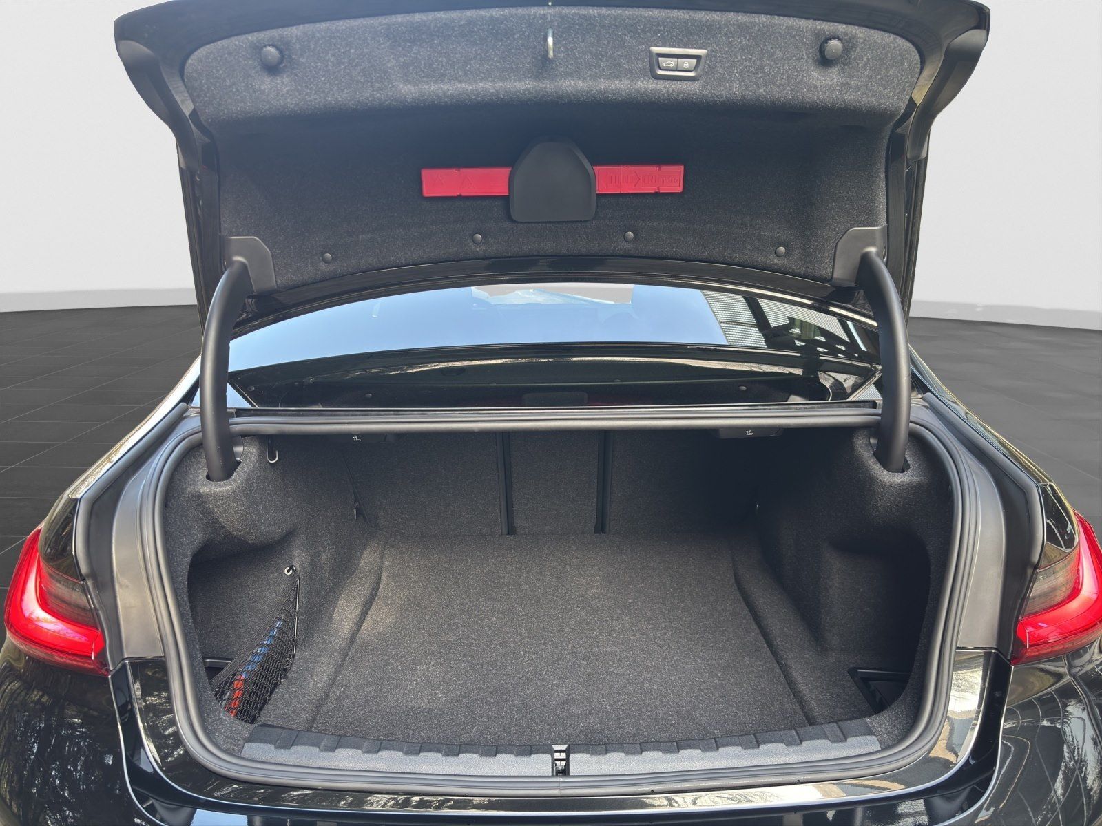 BMW 320d Limousine M Sport | 360° | Navi | LED | HiF