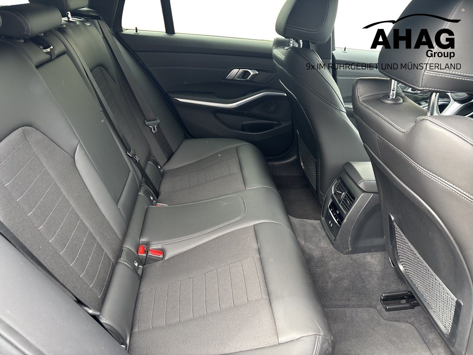 BMW 330e xDrive Touring Sport Line Pano RFK HiFi Sit
