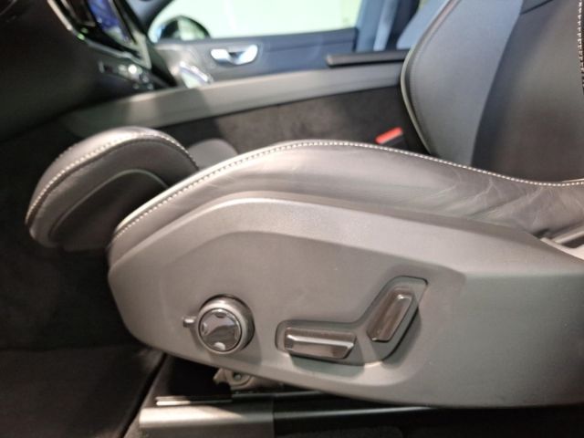 Volvo XC60 B4 Diesel Plus Dark - Samsaru's Car Outlet