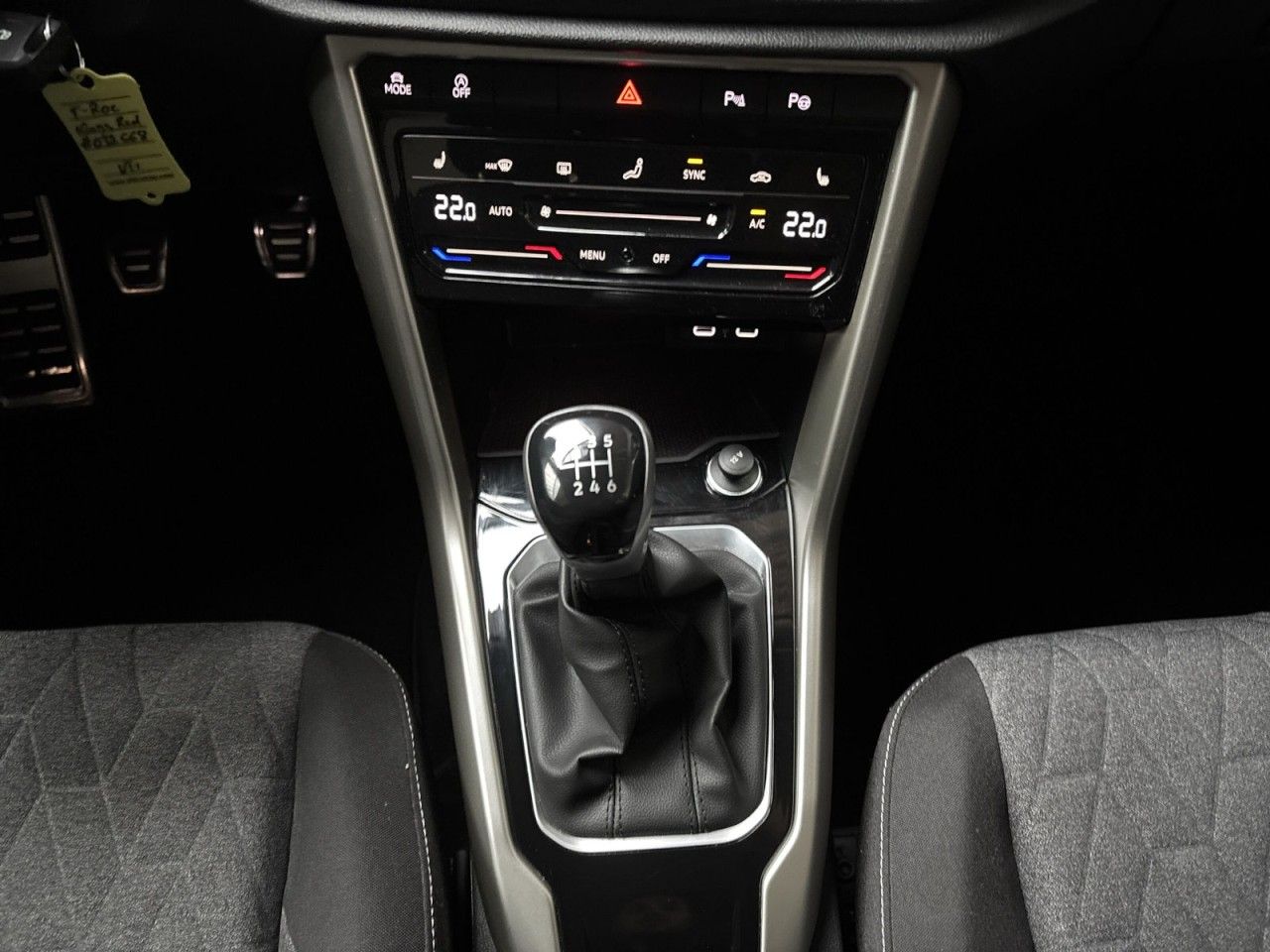 Volkswagen T-Roc 1.0 TSI MOVE - Samsaru's Car Outlet