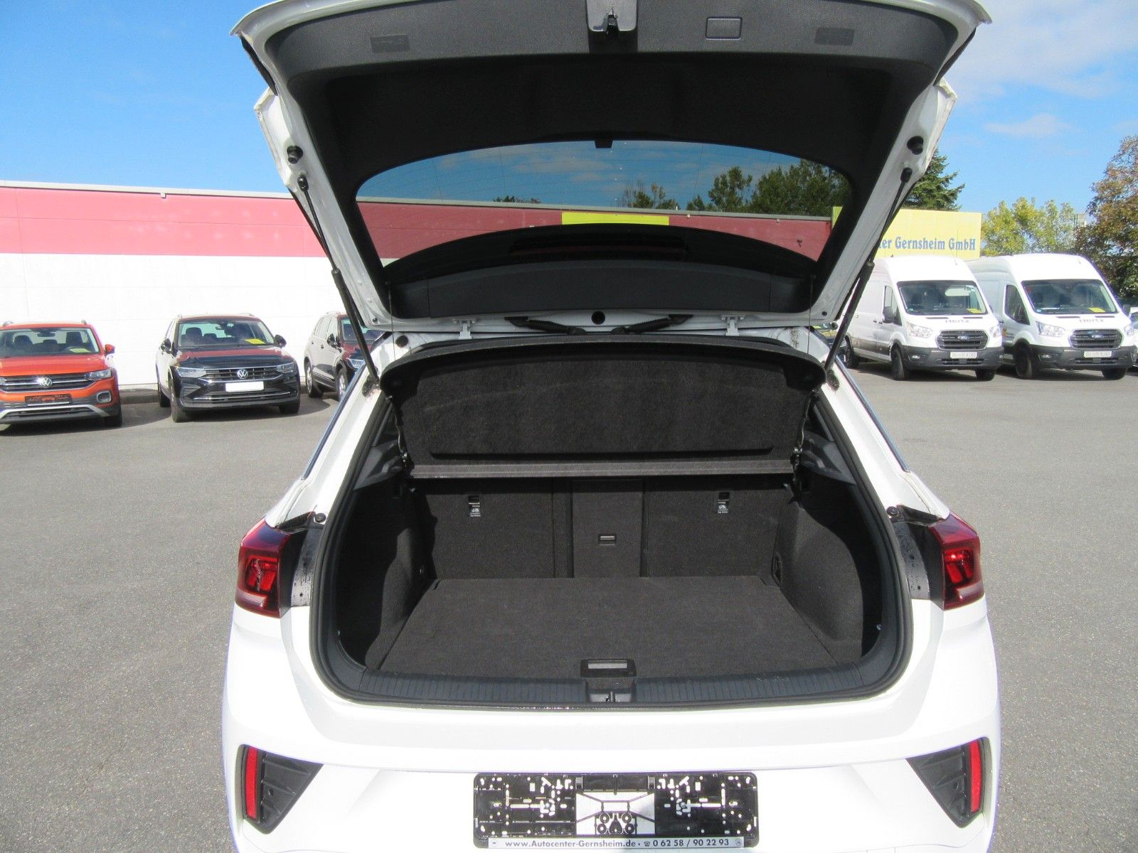 Volkswagen T-Roc R-Line - Samsaru's Car Outlet