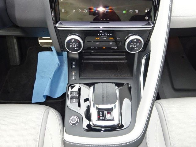 Jaguar E-Pace P300e R-DYNAMIC AWD Panorama