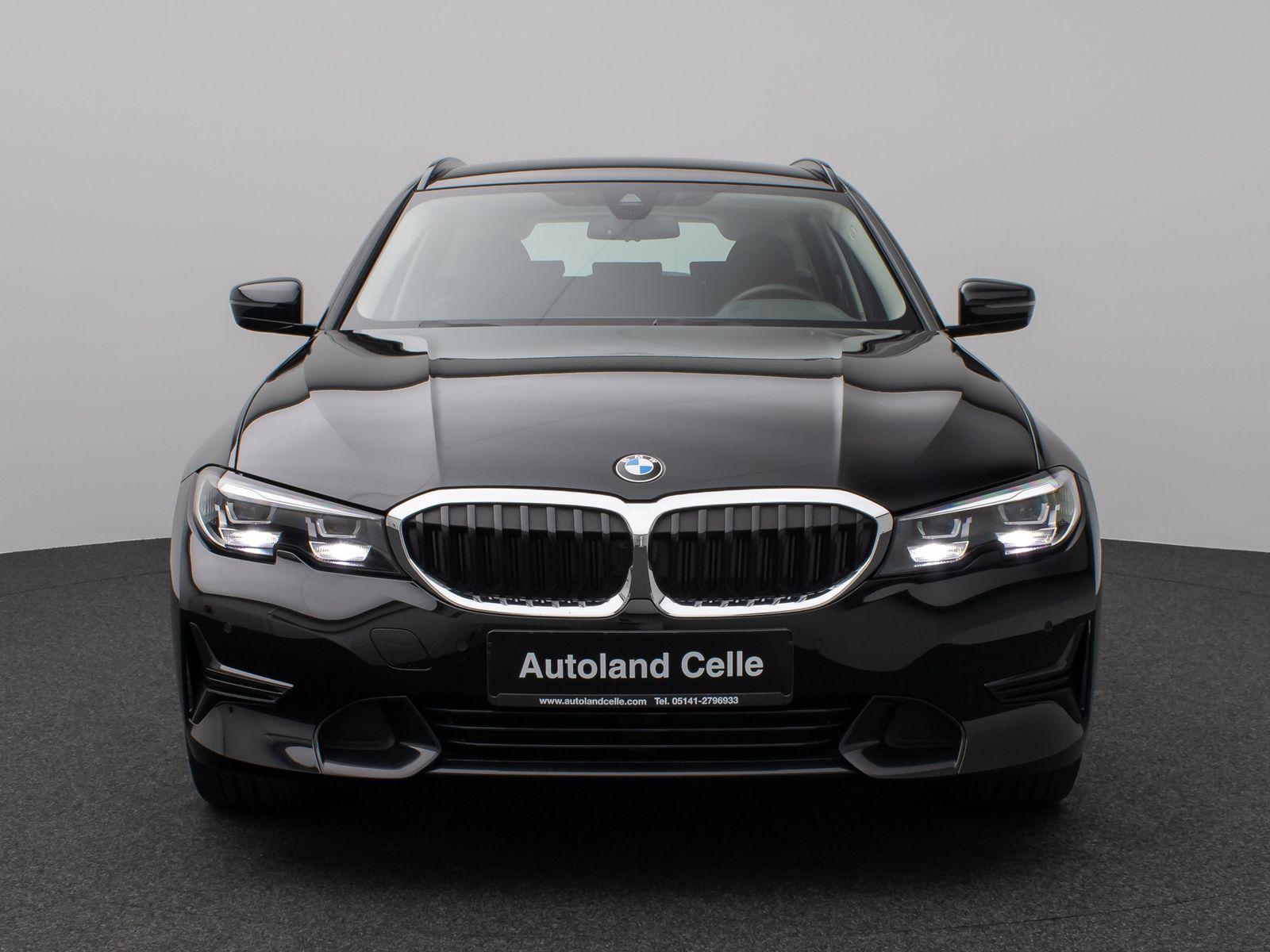 BMW 320d SportLine - Samsaru's Car Outlet