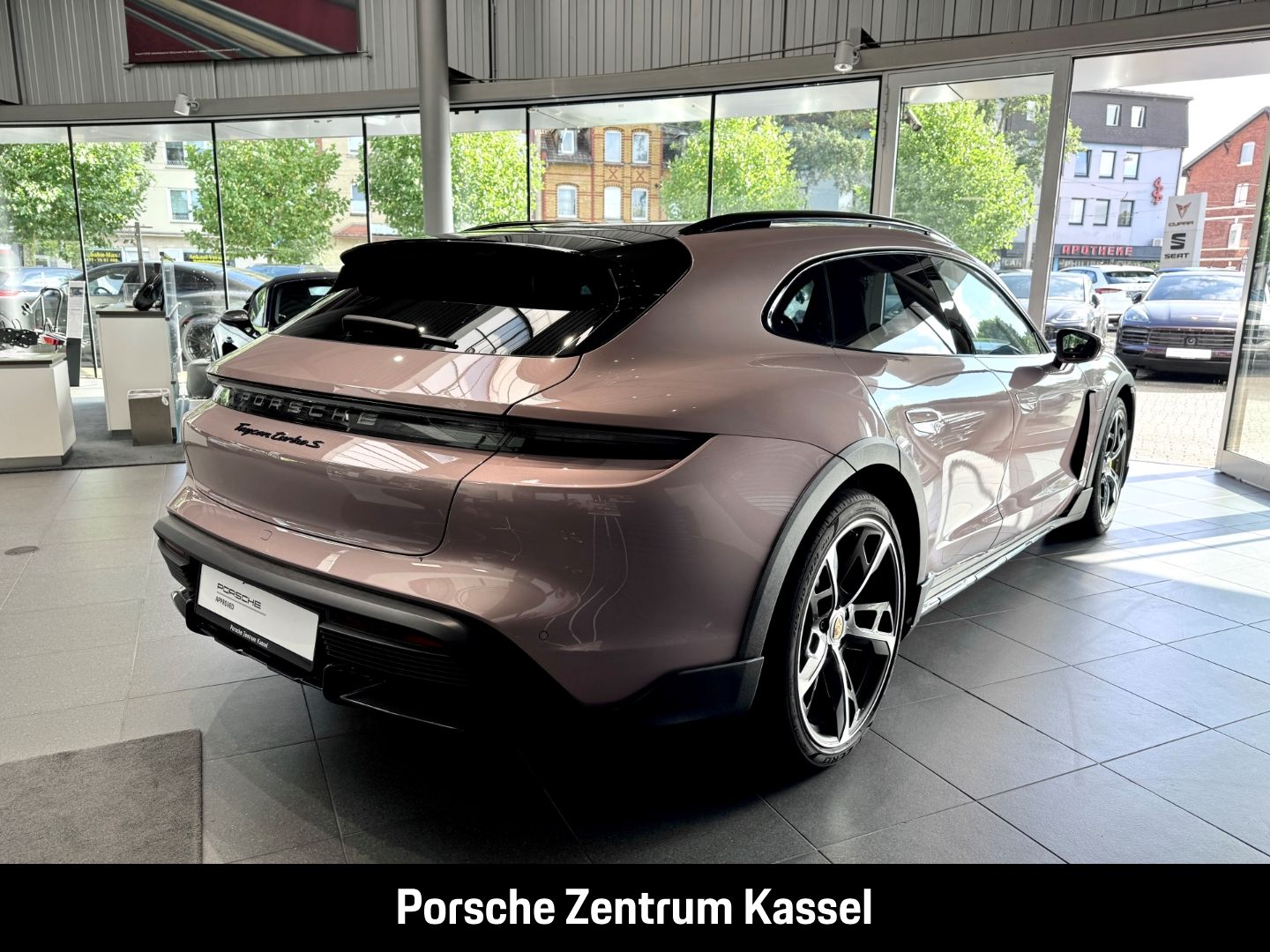 Porsche Taycan Turbo S Cross Turismo