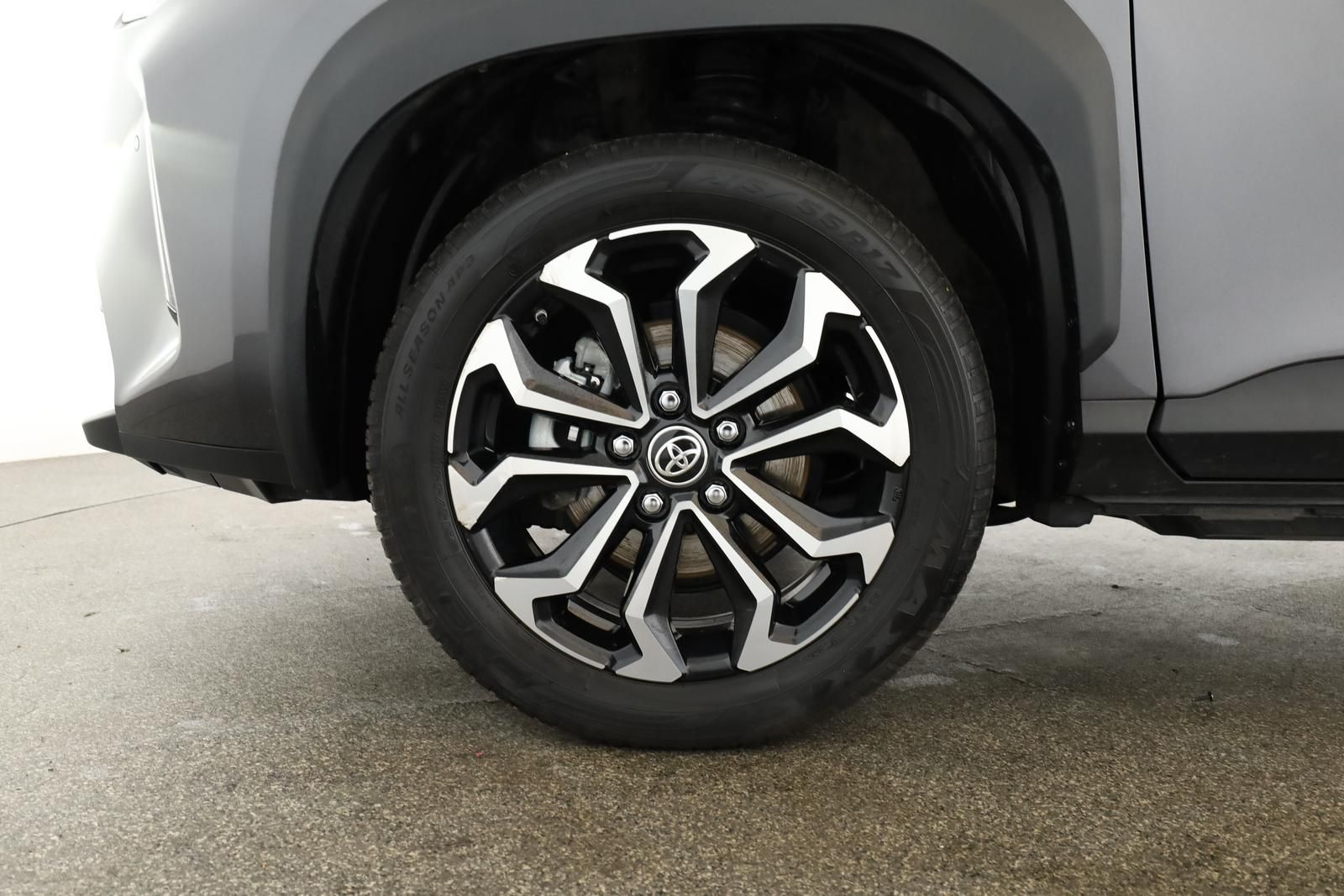 Toyota Yaris Cross CVT Team D LED Navi SHZ iACC Kam 17"