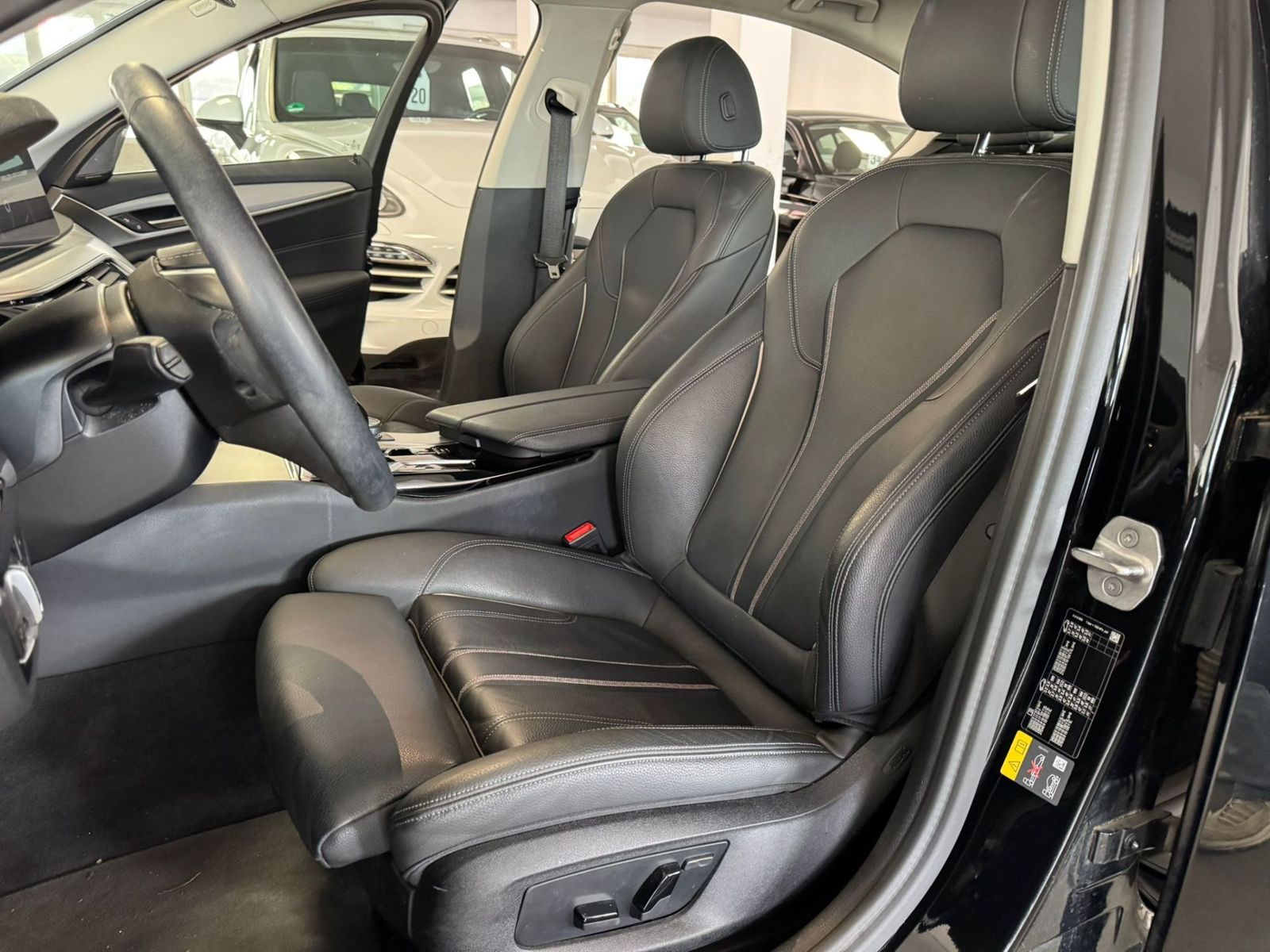 BMW 530 e x Drive H-KARDON/CAM/ACC/WIFI/LED/INDUKTIO