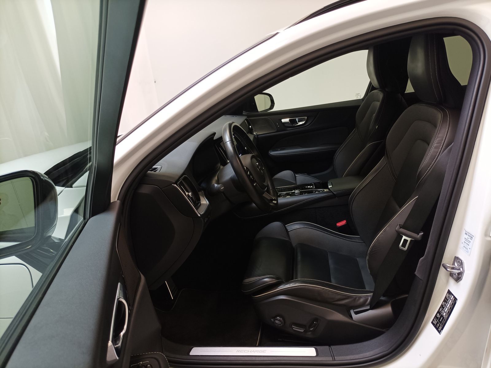 Volvo V 60 T6 Twin Engine AWD R Design|Navi|CAM|Xenium