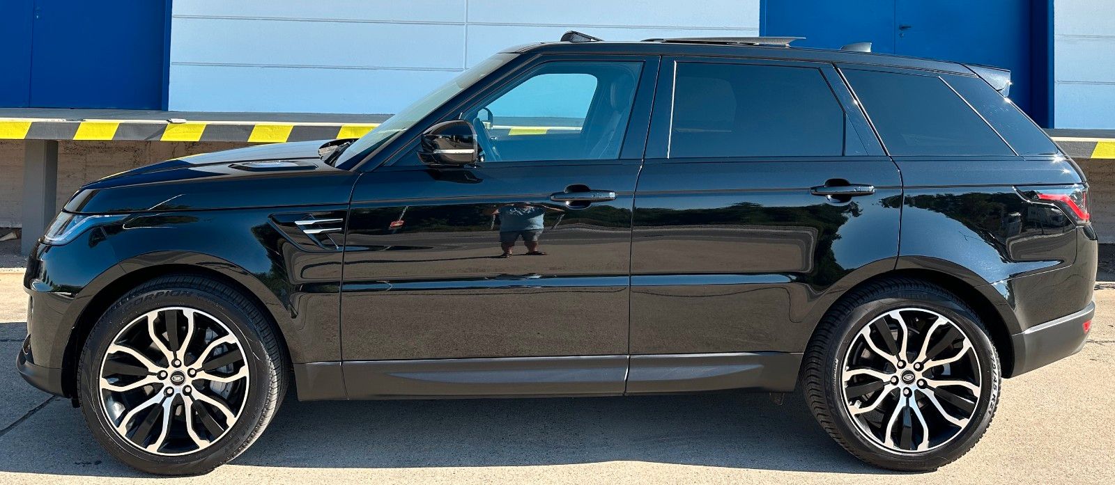 Range Rover Sport SE - Samsaru's Car Outlet