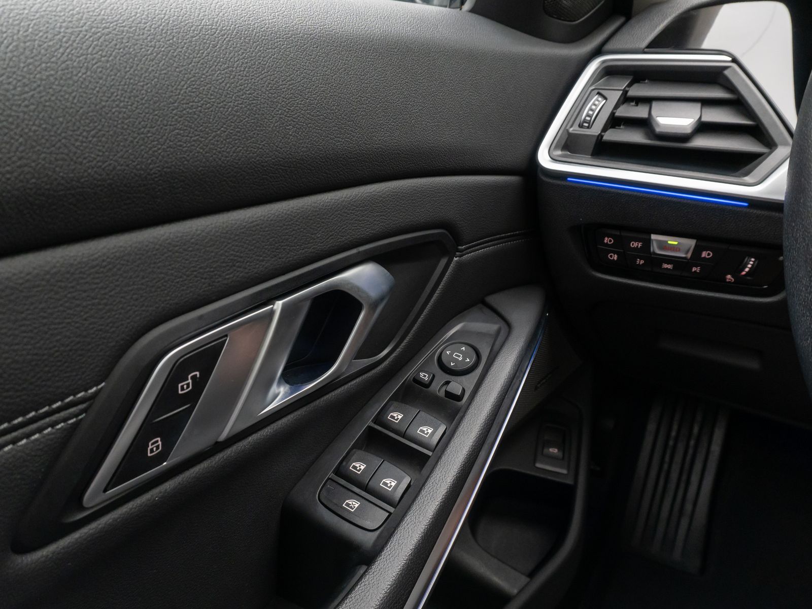 BMW 320d SportLine - Samsaru's Car Outlet