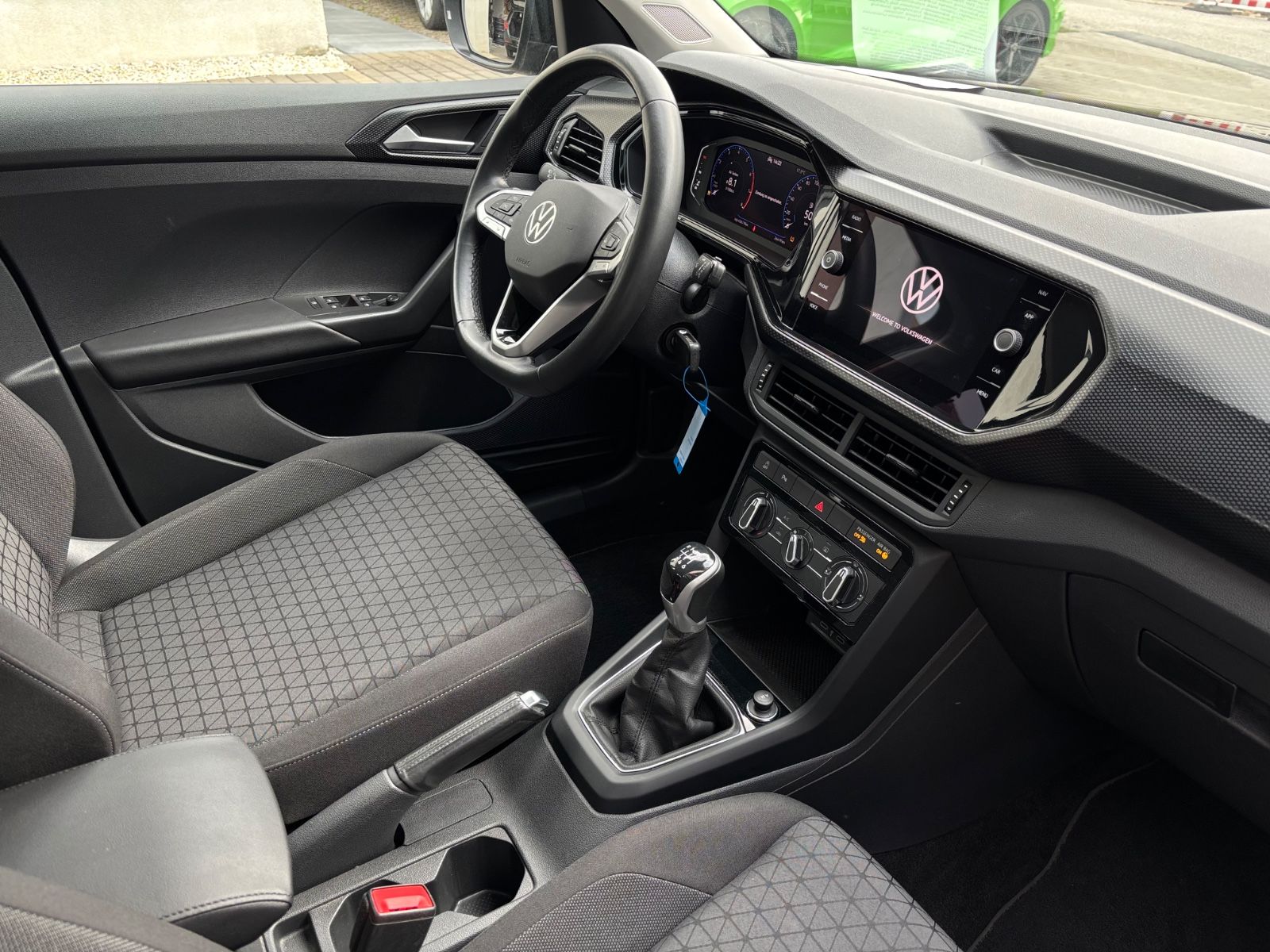 Volkswagen T-Cross Life - Samsaru's Car Outlet