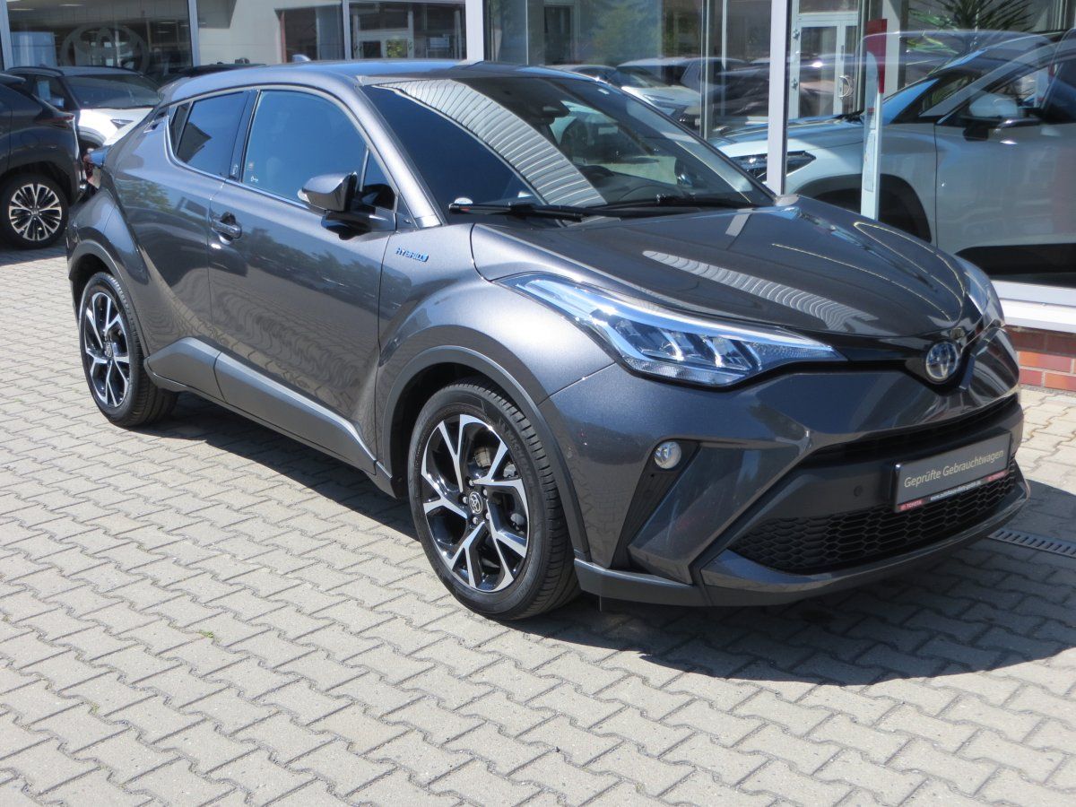Toyota C-HR 2.0 Hybrid Team - Samsaru's Car Outlet